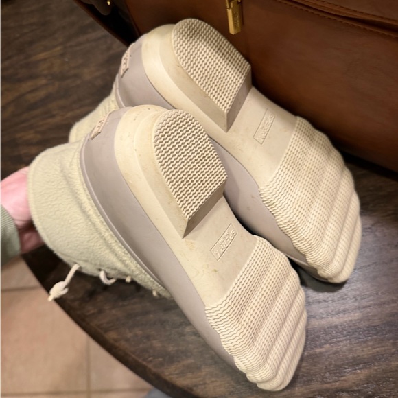 Sperry Cream and Tan Lace-Up Boots - Picture 5 of 5